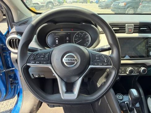 Used 2021 Nissan Versa SV FWD image 13