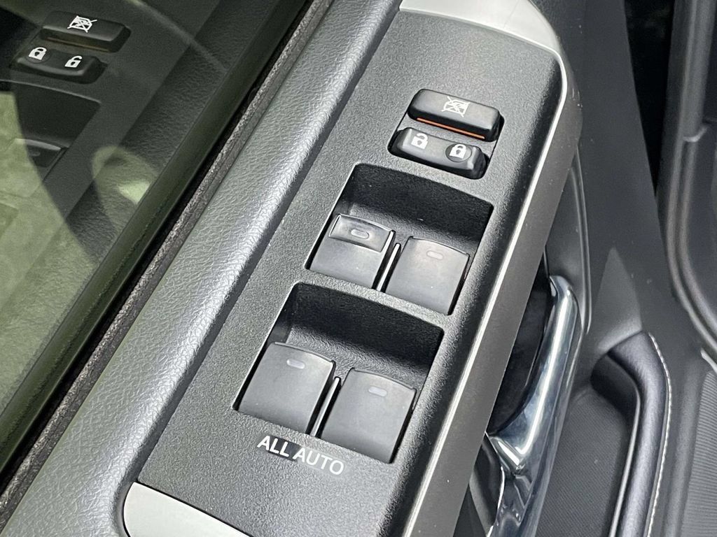 Used 2023 Toyota 4Runner SR5 AWD/4WD image 6