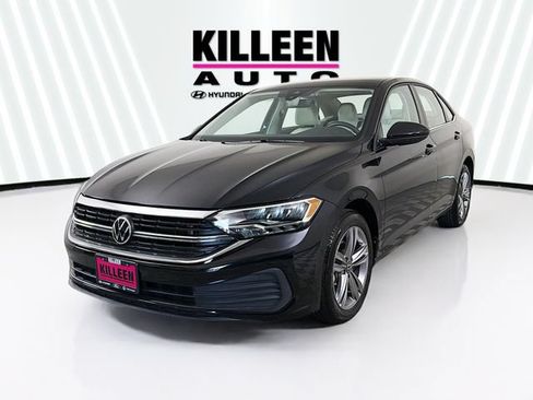 Used 2022 Volkswagen Jetta SE FWD image 3