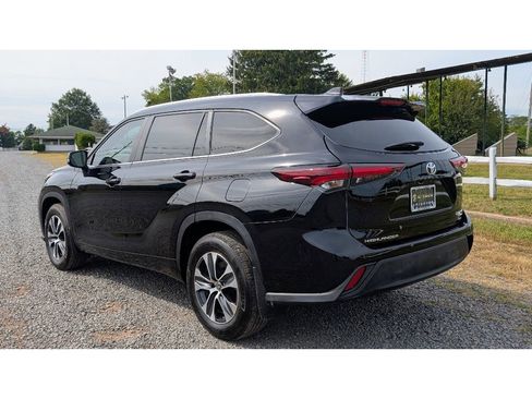 Used 2024 Toyota Highlander XLE image 5