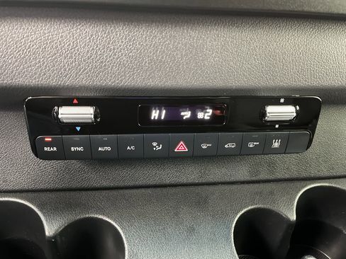 Used 2024 Mercedes-Benz Sprinter 2500 image 19