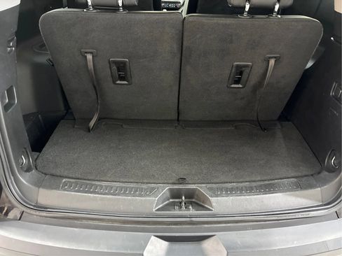 Used 2018 GMC Acadia SLT image 16