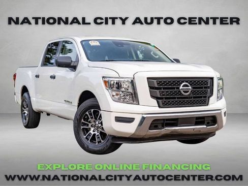 Used 2022 Nissan Titan SV image 1