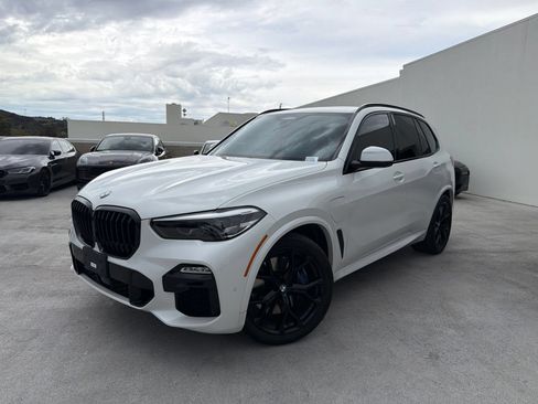Used 2021 BMW X5 xDrive45e w/ M Sport Package AWD/4WD image 3