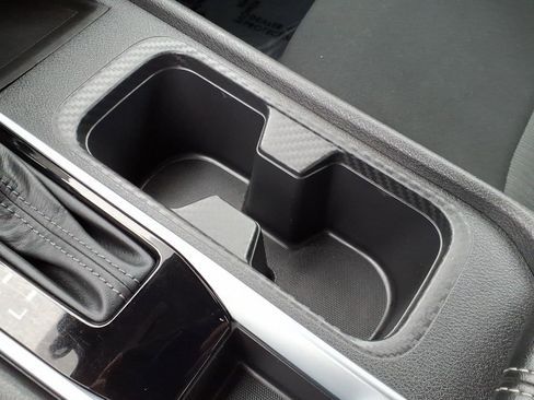 Certified 2025 Nissan Sentra SV image 25