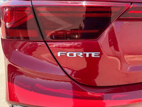 Used 2024 Kia Forte LXS FWD image 27