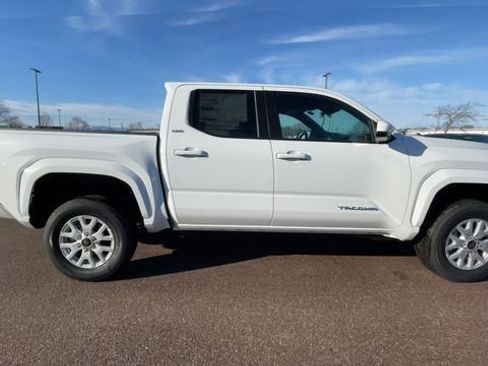New 2025 Toyota Tacoma SR5 image 9