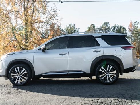 Used 2023 Nissan Pathfinder Platinum w/ Cargo Package image 8