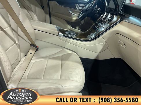 Used 2022 Mercedes-Benz GLC 300 image 12