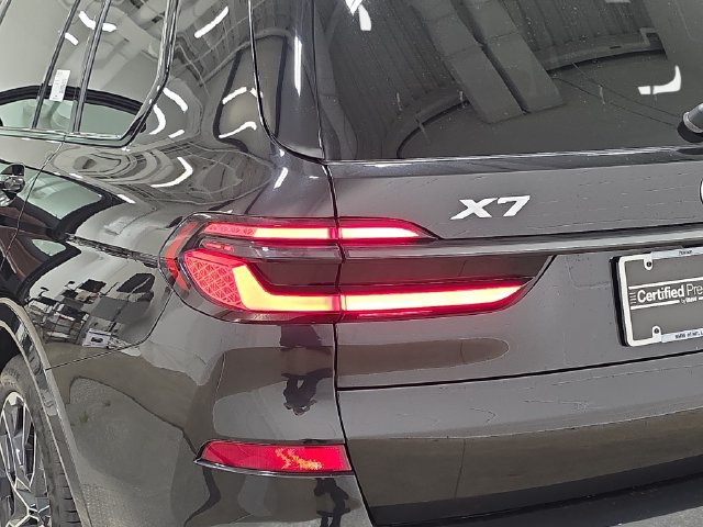 Certified 2025 BMW X7 xDrive40i w/ M Sport Package AWD/4WD image 31