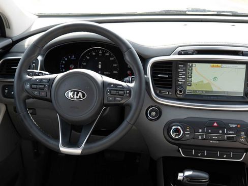 Used 2018 Kia Sorento SX image 27