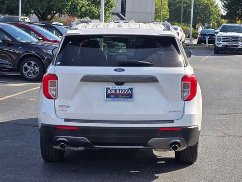 Used 2022 Ford Explorer XLT w/ Equipment Group 202A image 12