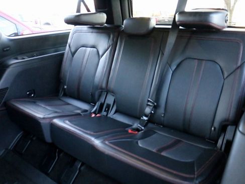 Used 2022 Ford Expedition Max Limited image 27