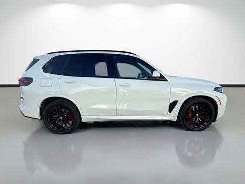 New 2026 BMW X5 xDrive40i w/ M Sport Package AWD/4WD image 2