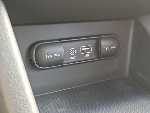 Used 2018 Kia Niro LX FWD image 35