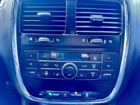 Used 2019 Dodge Grand Caravan GT FWD image 16
