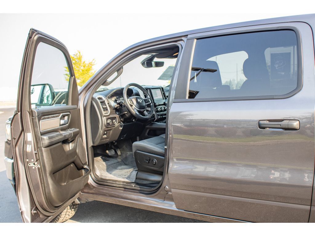 Used 2023 RAM 1500 Big Horn AWD/4WD image 25