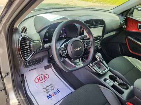 Certified 2025 Kia Soul GT-Line w/ GT-Line Technology Package FWD image 9