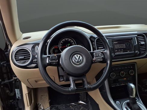 Used 2018 Volkswagen Beetle 2.0T SE w/ SE Premium Package image 18