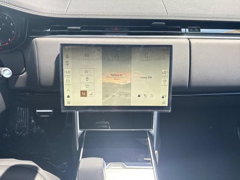 New 2026 Land Rover Range Rover Long Wheelbase SE AWD/4WD image 23