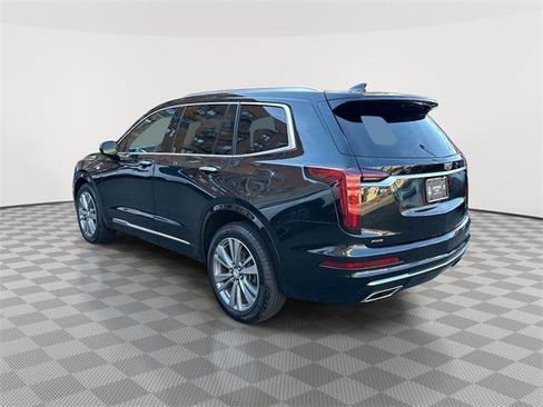 Used 2025 Cadillac XT6 Premium Luxury image 5