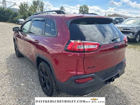 Used 2017 Jeep Cherokee High Altitude AWD/4WD image 3