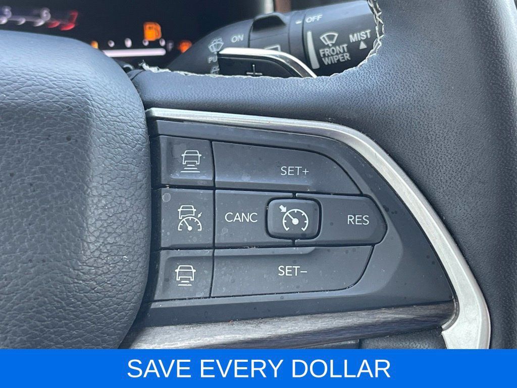 Used 2023 Jeep Grand Cherokee L Limited AWD/4WD image 20
