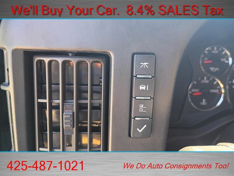 Used 2018 Chevrolet Express 2500 w/ Driver Convenience Package RWD image 16
