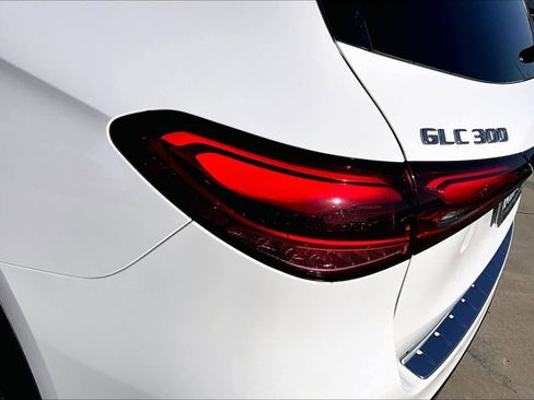Used 2025 Mercedes-Benz GLC 300 image 28