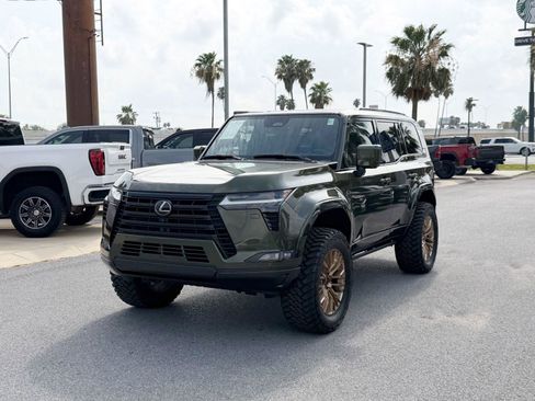 Used 2025 Lexus GX 550 w/ Cold Area Package AWD/4WD image 25