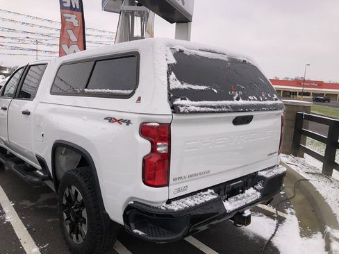 Used 2020 Chevrolet Silverado 2500 Custom w/ Custom Value Package image 4