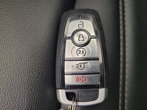 Used 2019 Ford Edge SEL w/ Equipment Group 201A AWD/4WD image 32