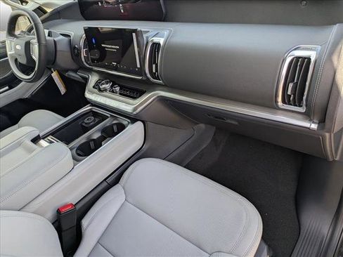 New 2025 Ford Expedition Platinum w/ Driver's Package image 21