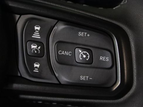 Used 2026 Jeep Gladiator Mojave AWD/4WD image 16