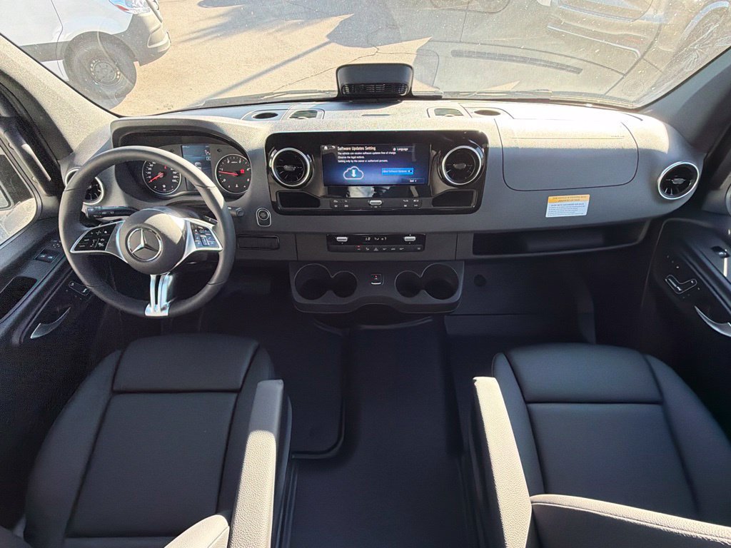 Used 2026 Mercedes-Benz Sprinter 2500 w/ Winter Package Plus image 19