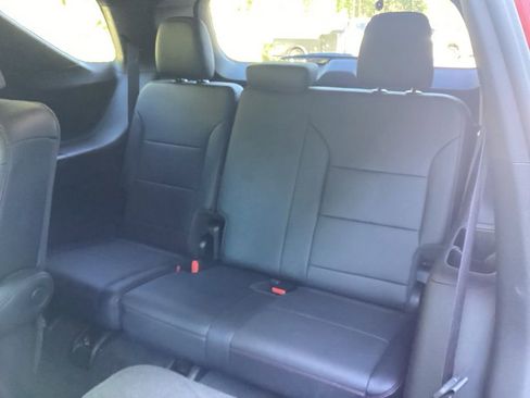 Used 2024 Chevrolet Traverse Z71 AWD/4WD image 39