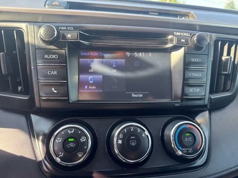 Used 2016 Toyota RAV4 LE AWD/4WD image 20