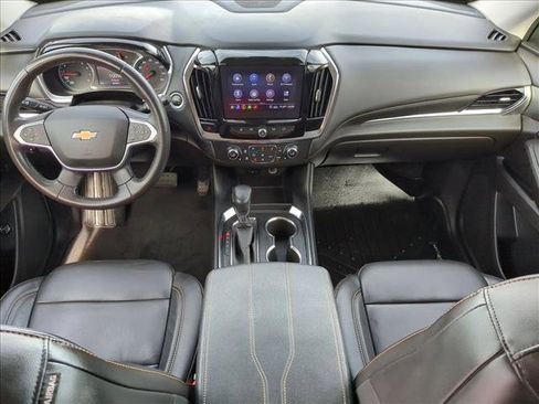 Used 2021 Chevrolet Traverse LT image 17