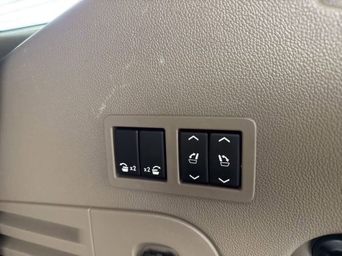 Used 2016 Chevrolet Tahoe LTZ AWD/4WD image 32