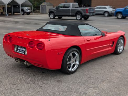 Used 2004 Chevrolet Corvette Convertible w/ Preferred Equipment Group image 9
