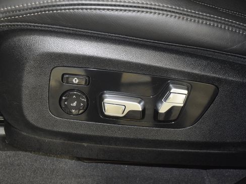 Used 2025 BMW X5 xDrive50e image 25