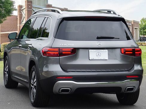 New 2025 Mercedes-Benz GLB 250 4MATIC image 7