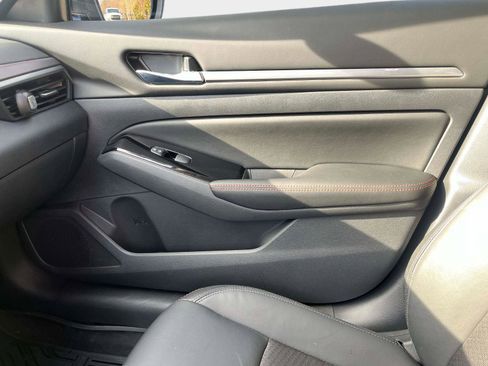 Used 2024 Nissan Altima 2.5 SR image 23