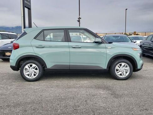 New 2026 Hyundai Venue SE image 25