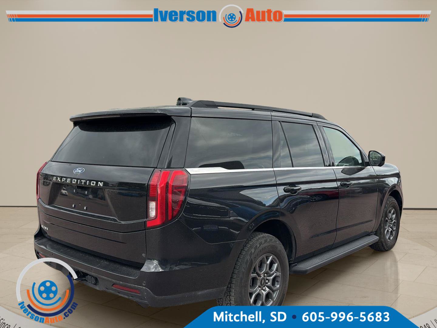Used 2025 Ford Expedition Active AWD/4WD image 5