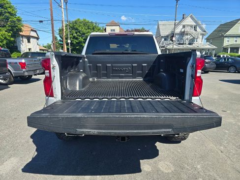 Used 2021 Chevrolet Silverado 1500 LT Trail Boss AWD/4WD image 17