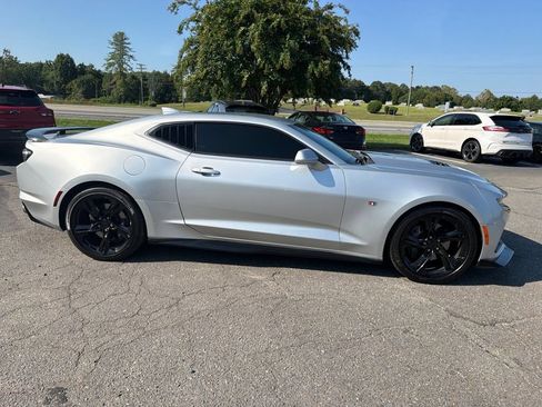 Used 2019 Chevrolet Camaro SS RWD image 3