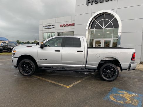 Used 2026 RAM 2500 Big Horn AWD/4WD image 2