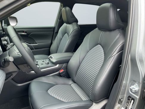 New 2026 Toyota Highlander XSE AWD/4WD image 10