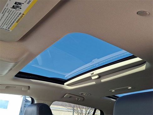 Used 2021 GMC Acadia Denali w/ Denali Ultimate Package image 18